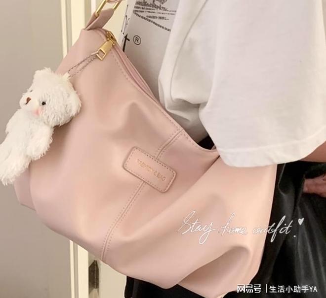 女生送礼指南来喽闭眼入也不会出错！开元棋牌app生日礼物送什么好给(图1)