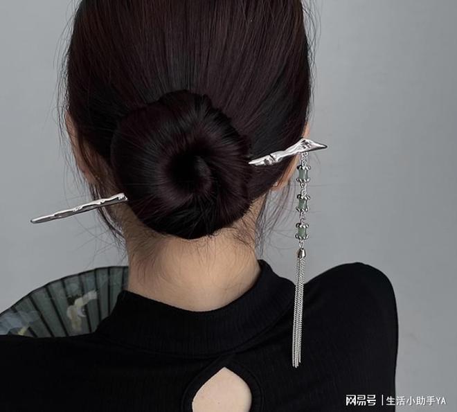 女生送礼指南来喽闭眼入也不会出错！开元棋牌app生日礼物送什么好给(图2)